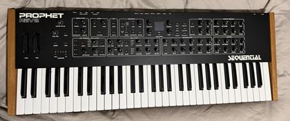 Sequential Circuits-Prophet REV2 16 Voice
